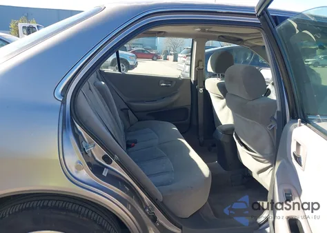 2000 Honda Accord 2.3 Ex from USA, damaged, VIN JHMCG6670YC028468